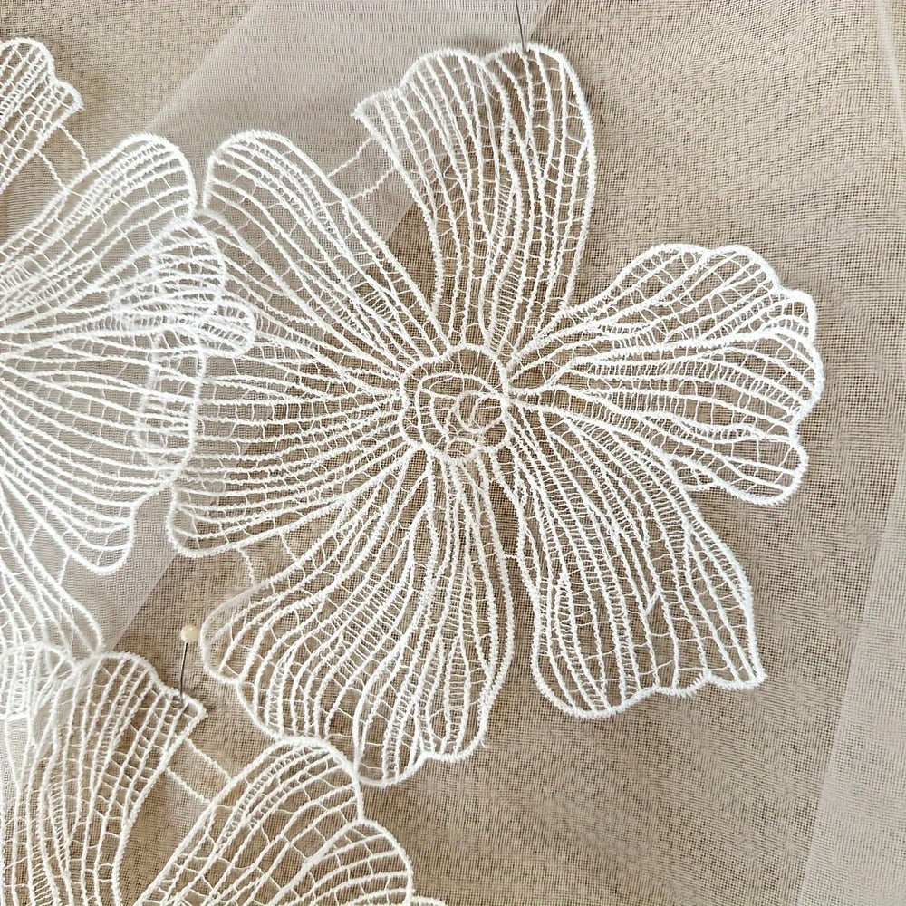 5/10pcs) White Floral Lace Embroidery Patches