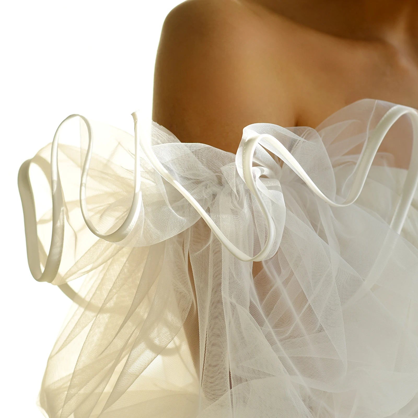 Wavy Ruffle Mesh Bridal Gloves